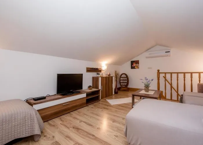 Scerbe Gordana & Miljenko Rab - One Bedroom With Terrace 3 * Rab Town